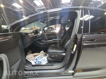 2026 Tesla Model X - miniatura 6