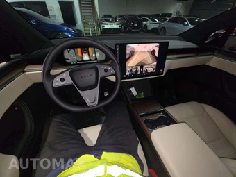 2026 Tesla Model X - miniatura 10