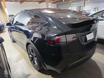 2026 Tesla Model X - miniatura 2