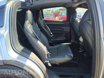 2026 Tesla Model X - miniatura 16