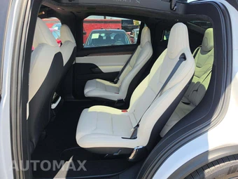 2026 Tesla Model X - miniatura 13