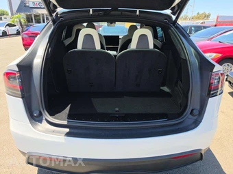 2026 Tesla Model X - miniatura 14