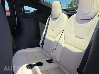 2026 Tesla Model X - miniatura 24