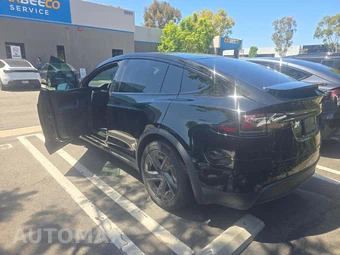 2026 Tesla Model X - miniatura 2
