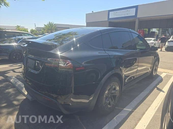 2026 Tesla Model X - miniatura 3