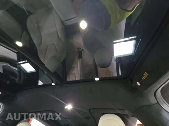 2026 Tesla Model X - miniatura 11