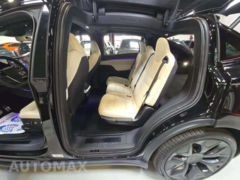 2026 Tesla Model X - miniatura 13