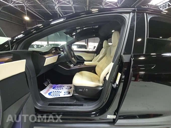 2026 Tesla Model X - miniatura 6