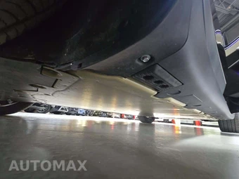 2026 Tesla Model X - miniatura 17