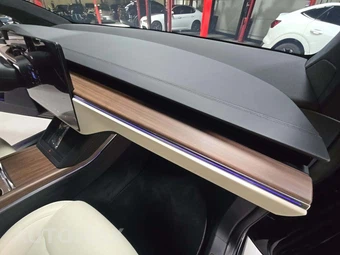 2026 Tesla Model X - miniatura 19