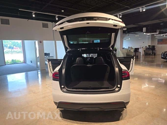 2026 Tesla Model X Plaid - miniatura 15