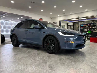 2026 Tesla Model X Plaid - miniatura 3