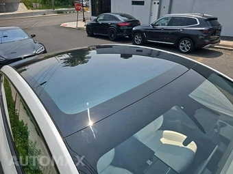2026 Tesla Model Y Launch Series Long Range – miniatura 20