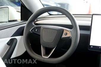 2026 Tesla Model Y Launch Series Long Range – miniatura 34
