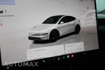 2026 Tesla Model Y Launch Series Long Range – miniatura 38
