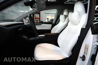 2026 Tesla Model Y Launch Series Long Range – miniatura 42