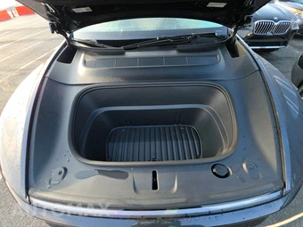 2026 Tesla Model Y Long Range - miniatura 15