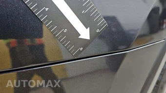 2026 Tesla Model Y Long Range - miniatura 21