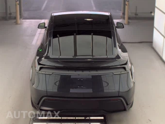 2026 Tesla Model Y Long Range - miniatura 5