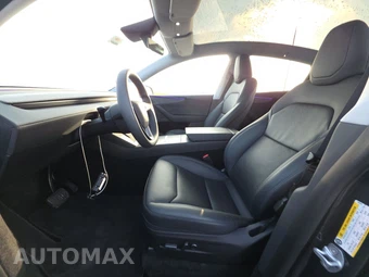2026 Tesla Model Y Long Range - miniatura 7