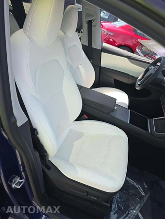 2026 Tesla Model Y Long Range – miniatura 19