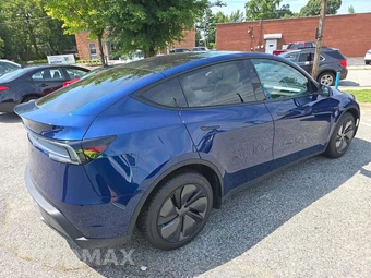 2026 Tesla Model Y Long Range – miniatura 3