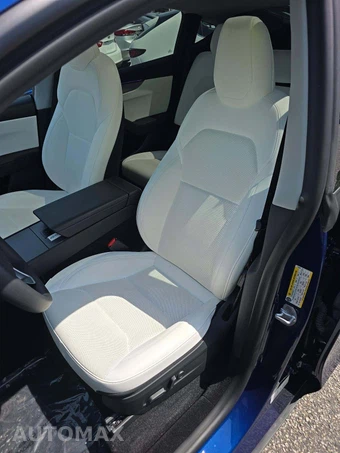 2026 Tesla Model Y Long Range – miniatura 6
