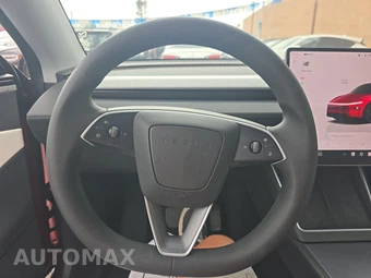 2026 Tesla Model Y Long Range – miniatura 10