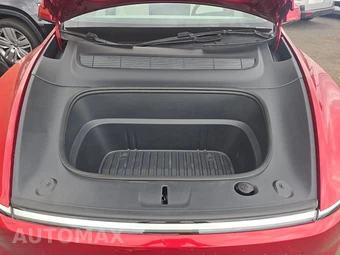 2026 Tesla Model Y Long Range – miniatura 15
