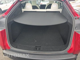 2026 Tesla Model Y Long Range – miniatura 16