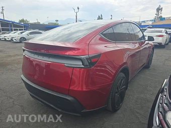 2026 Tesla Model Y Long Range – miniatura 4