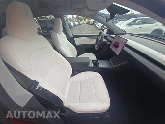 2026 Tesla Model Y Long Range – miniatura 8