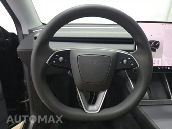 2026 Tesla Model Y Long Range - miniatura 10