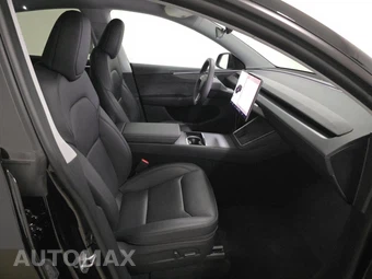 2026 Tesla Model Y Long Range - miniatura 8