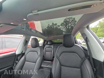 2026 Tesla Model Y Long Range – miniatura 11