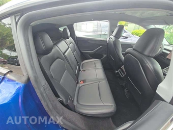 2026 Tesla Model Y Long Range – miniatura 16
