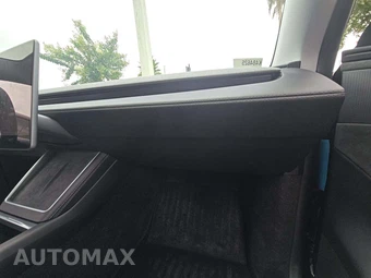 2026 Tesla Model Y Long Range – miniatura 19