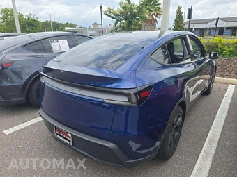 2026 Tesla Model Y Long Range – miniatura 3
