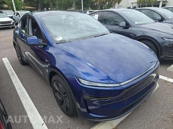 2026 Tesla Model Y Long Range – miniatura 4