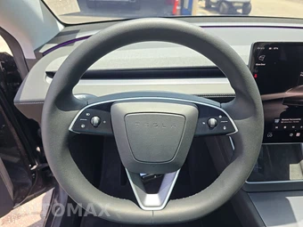 2026 Tesla Model Y Long Range – miniatura 10