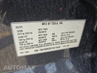 2026 Tesla Model Y Long Range – miniatura 14