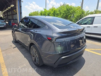2026 Tesla Model Y Long Range – miniatura 6