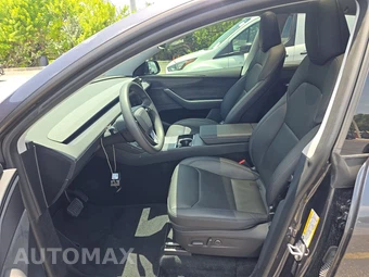 2026 Tesla Model Y Long Range – miniatura 7