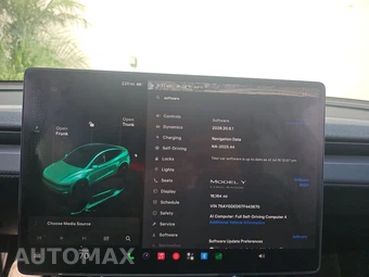 2026 Tesla Model Y Long Range - miniatura 12