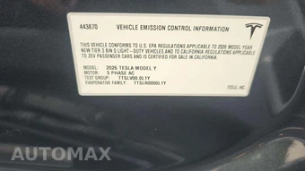 2026 Tesla Model Y Long Range - miniatura 19