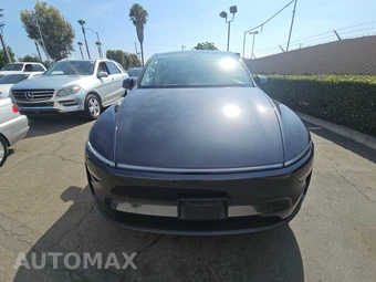 2026 Tesla Model Y Long Range - miniatura 2