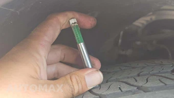 2026 Tesla Model Y Long Range - miniatura 20