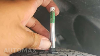 2026 Tesla Model Y Long Range - miniatura 23