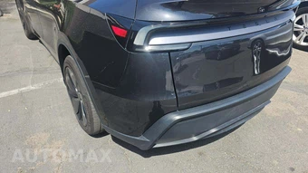 2026 Tesla Model Y Long Range - miniatura 28