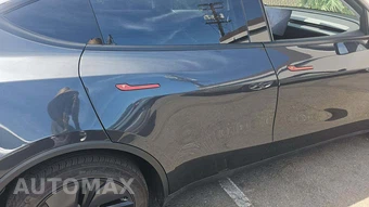 2026 Tesla Model Y Long Range - miniatura 29